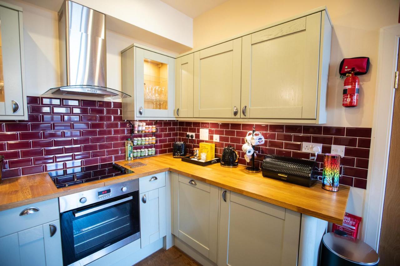 1 Bedroom Apartment *